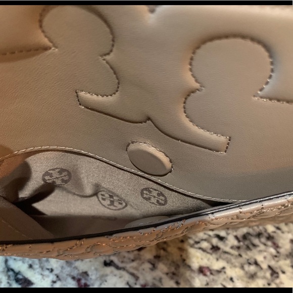 NWT Authentic Tory Burch Bryant Shoulder Bag - Picture 6 of 8